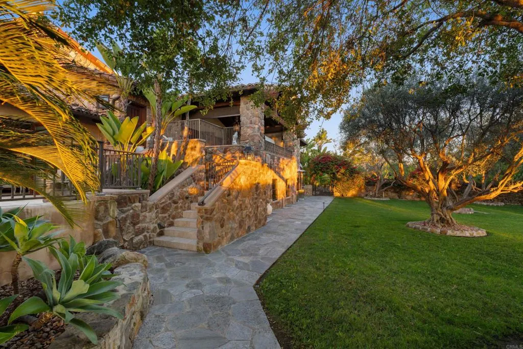 https://cdn.realtyfeed.com/cdn/127/306617881/23a75042b366ea49042b63c517c32e12.webp