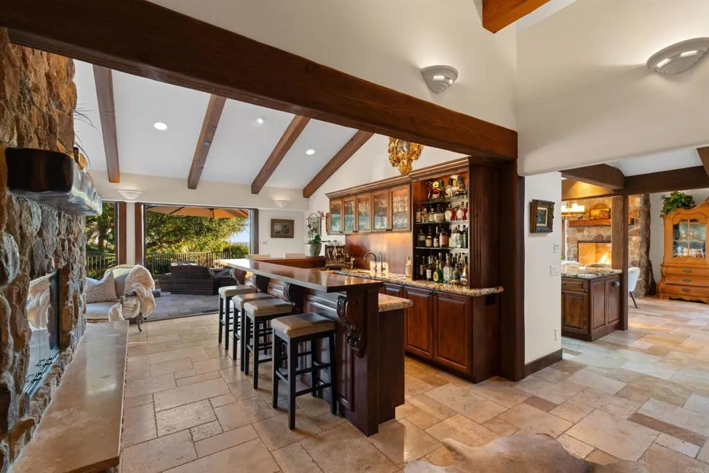 https://cdn.realtyfeed.com/cdn/127/306617881/b1e05e10fd6a11422d6f2654f371d9ca.webp