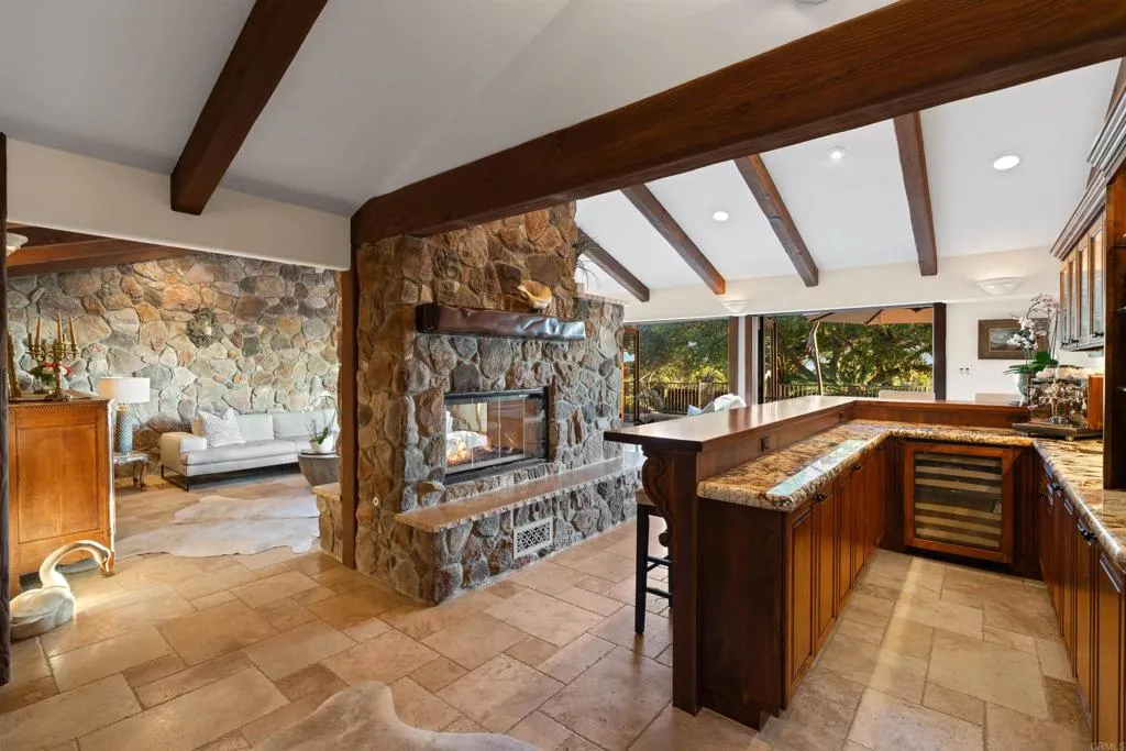 https://cdn.realtyfeed.com/cdn/127/306617881/de3175817ddbbc0bcb7515aa5027ed21.webp