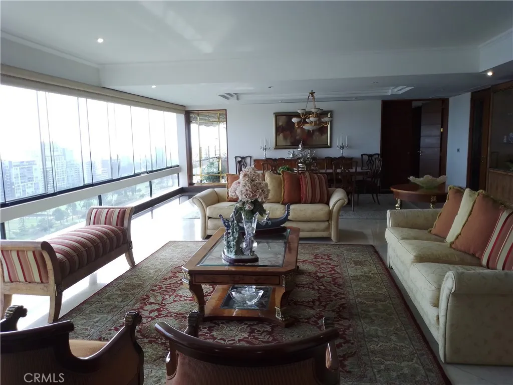 158 Aurelio Miro Quesada 2301