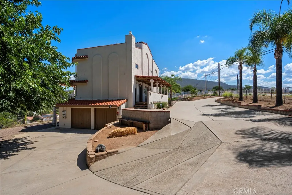 https://cdn.realtyfeed.com/cdn/127/306618015/4fec4cfc30f364038c32e739695ac6fc.webp
