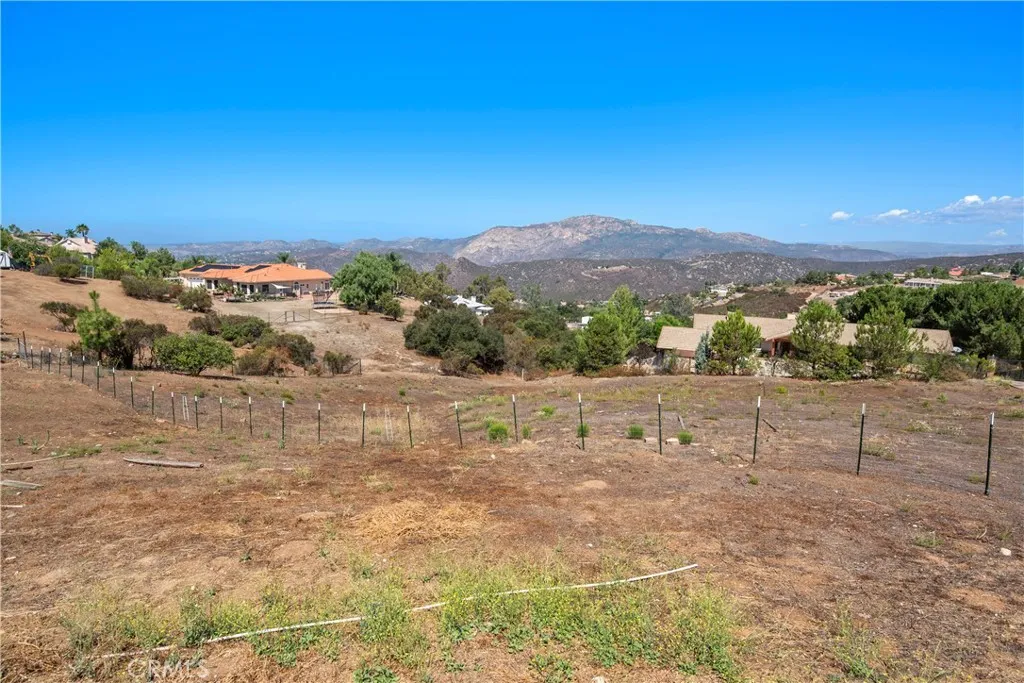 https://cdn.realtyfeed.com/cdn/127/306618015/6aa6f3a817d0f8222bd6a681cf907108.webp