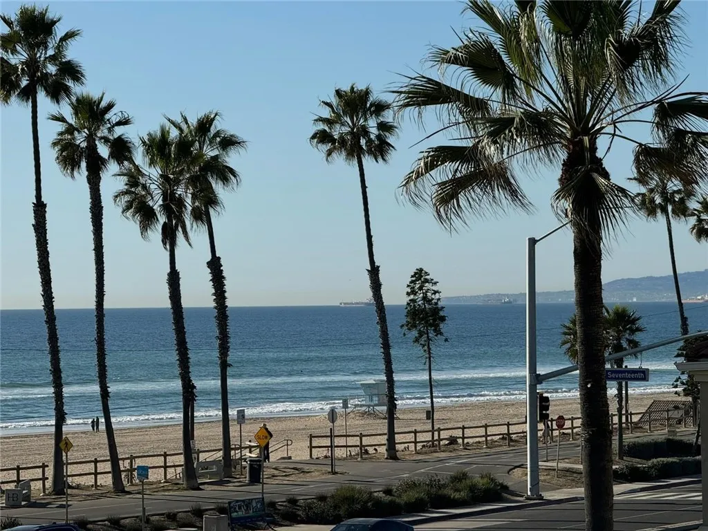 1516 Pacific Coast Unit 304, Huntington Beach, CA 92648 - Main photo, Huntington Beach, CA