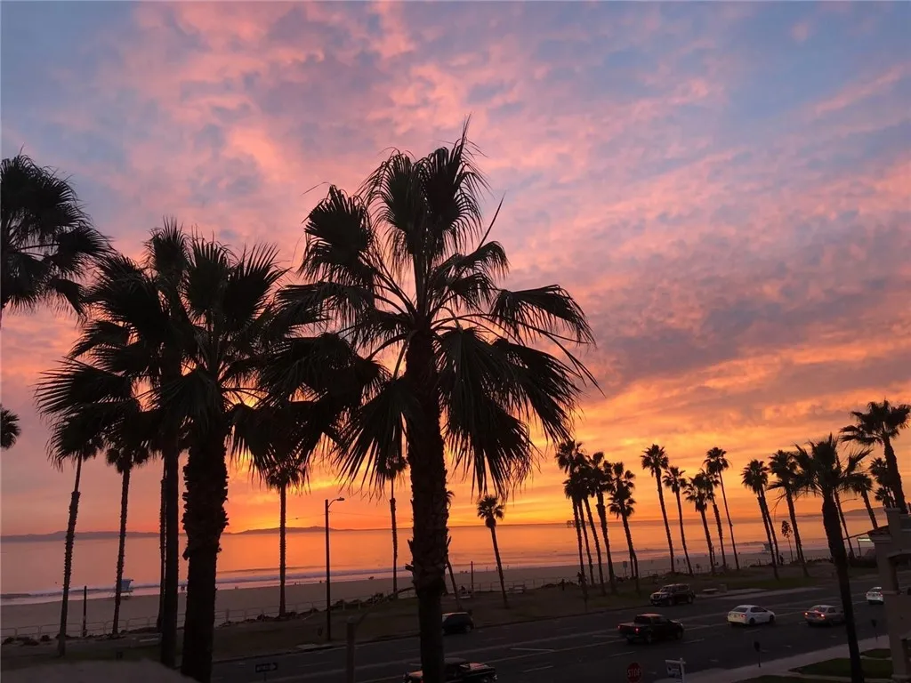 1516 Pacific Coast Unit 304, Huntington Beach, CA 92648 - Photo 3 of 31, Huntington Beach, CA