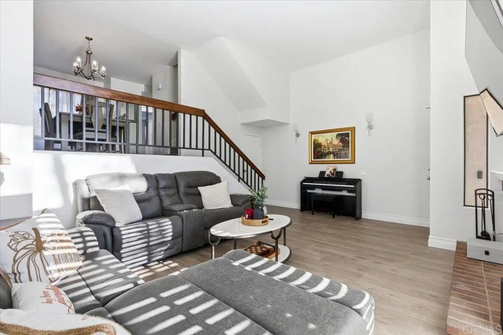 https://cdn.realtyfeed.com/cdn/127/306618101/05d6cea500b11f467840985839100ca2.webp