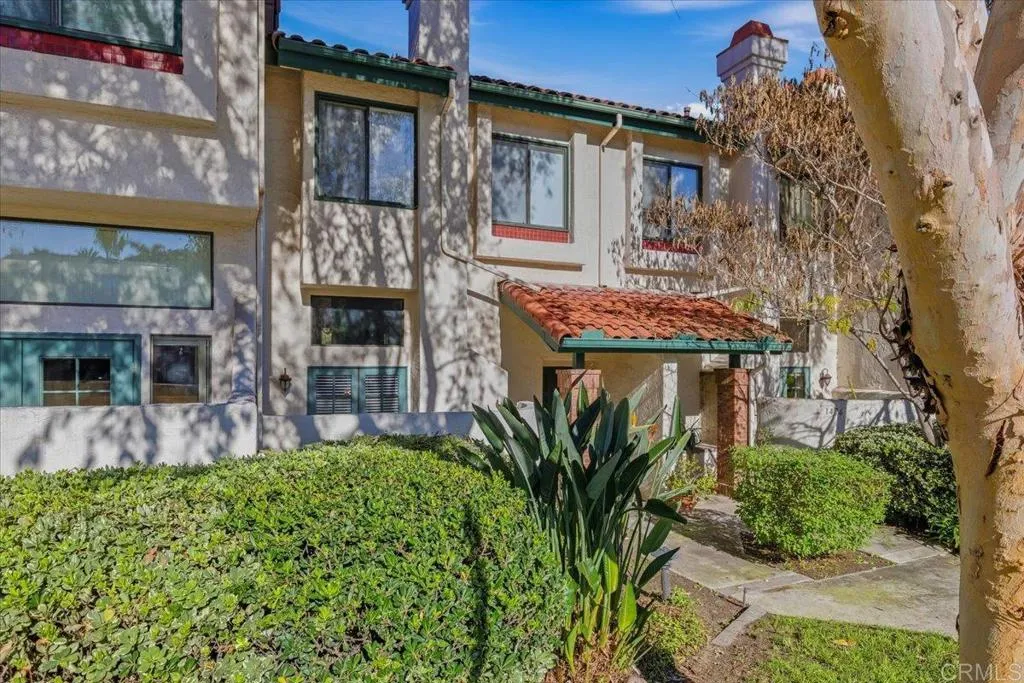 https://cdn.realtyfeed.com/cdn/127/306618101/f5a0f8ac71c7de64e159c5db75d32bb8.webp