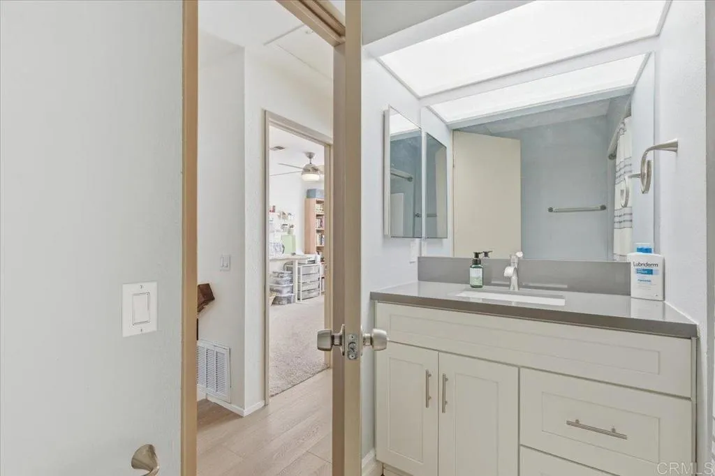 https://cdn.realtyfeed.com/cdn/127/306618101/f6f5cba8b244eb979f42adb65c882acf.webp