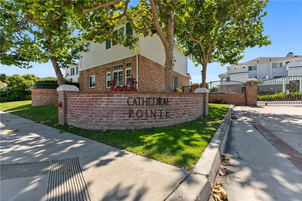 18723 Chapel Lane, Huntington Beach, CA 92646 - Photo 3 of 57, Huntington Beach, CA