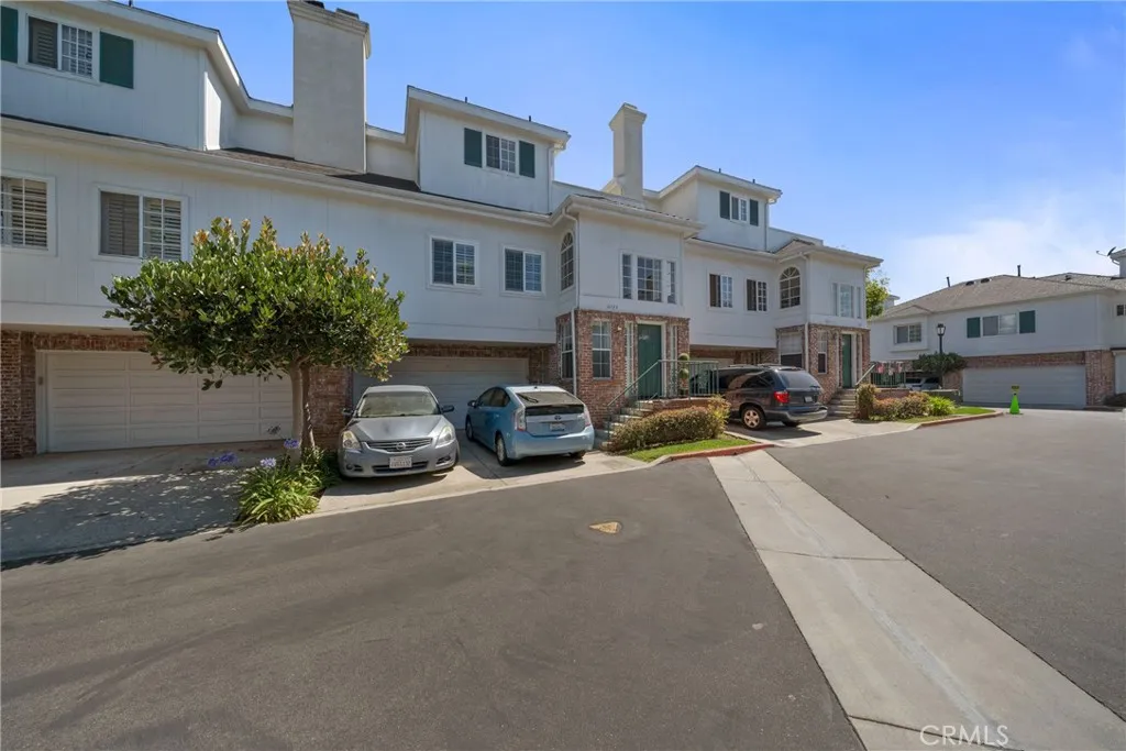 18723 Chapel Lane, Huntington Beach, CA 92646 - Photo 5 of 57, Huntington Beach, CA