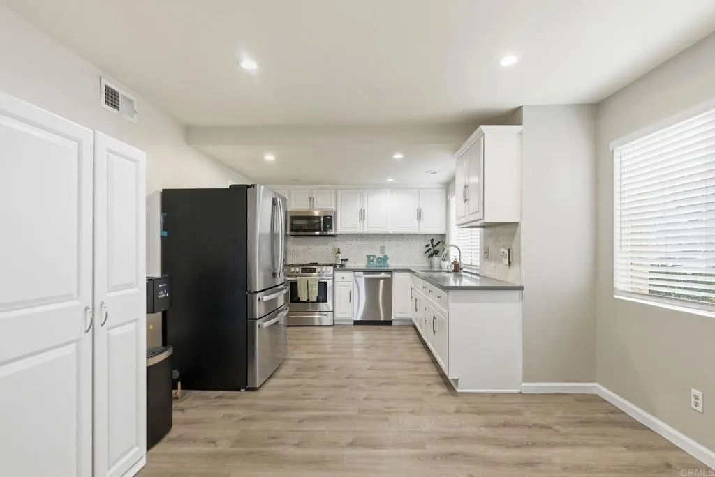 Photo #8: PTP2600328 Listing: Photo #8