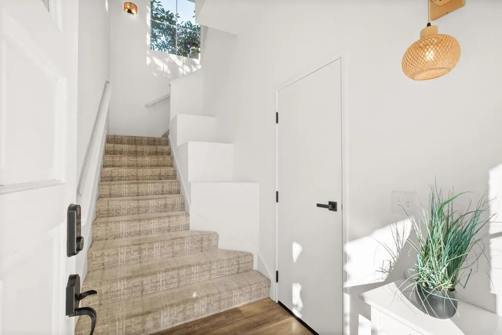 https://cdn.realtyfeed.com/cdn/127/306618242/09b0030e7906d270cd8100c642780968.webp