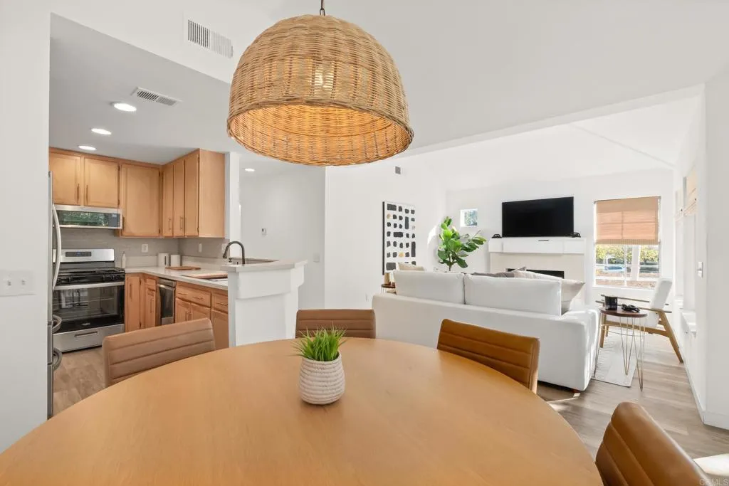 https://cdn.realtyfeed.com/cdn/127/306618242/340b68c147c3c763e3d43e0bbc29de2e.webp