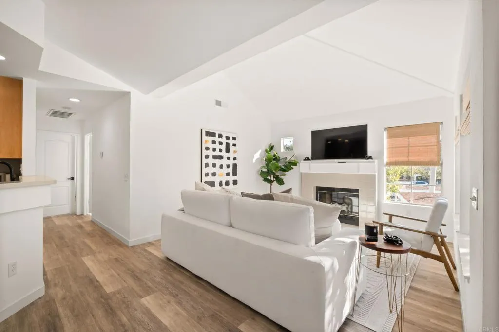 https://cdn.realtyfeed.com/cdn/127/306618242/f3804d40f28e7e272553b29f58a7fe0d.webp