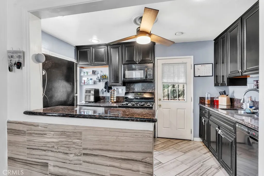 https://cdn.realtyfeed.com/cdn/127/306618251/7b9e47c54879b7d8fa6a5b68711e0e18.webp