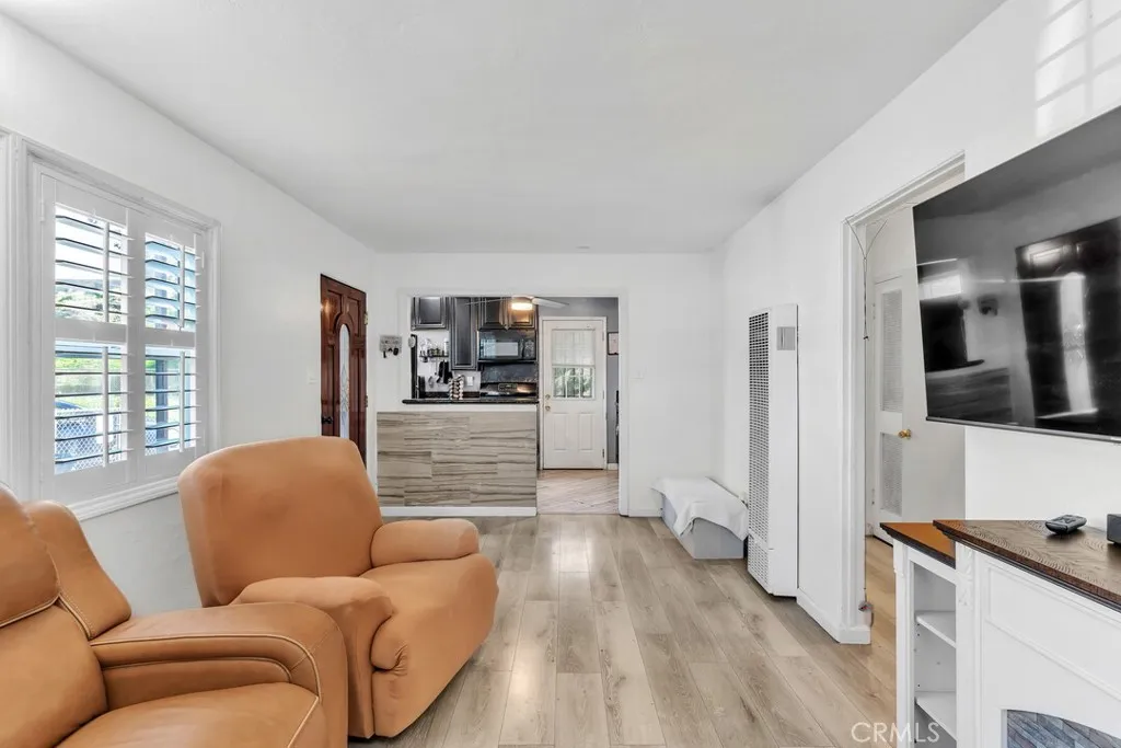 https://cdn.realtyfeed.com/cdn/127/306618251/bd1709857d24666e63af6fdf9dd9d9f1.webp
