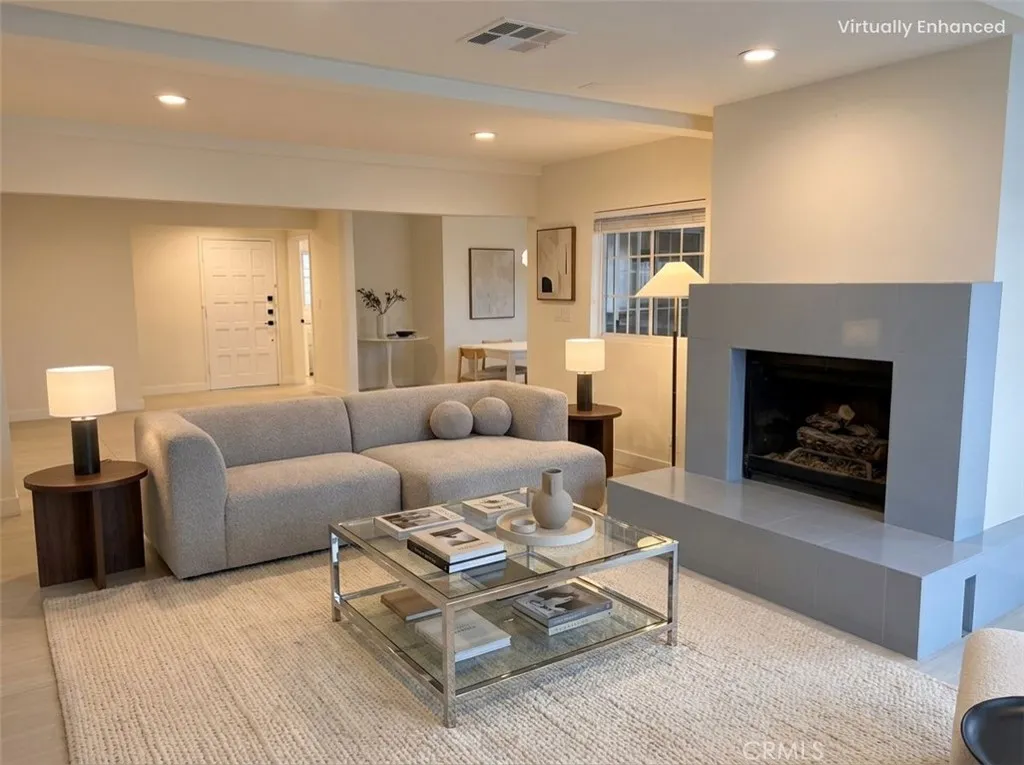 Tarzana, CA 91335