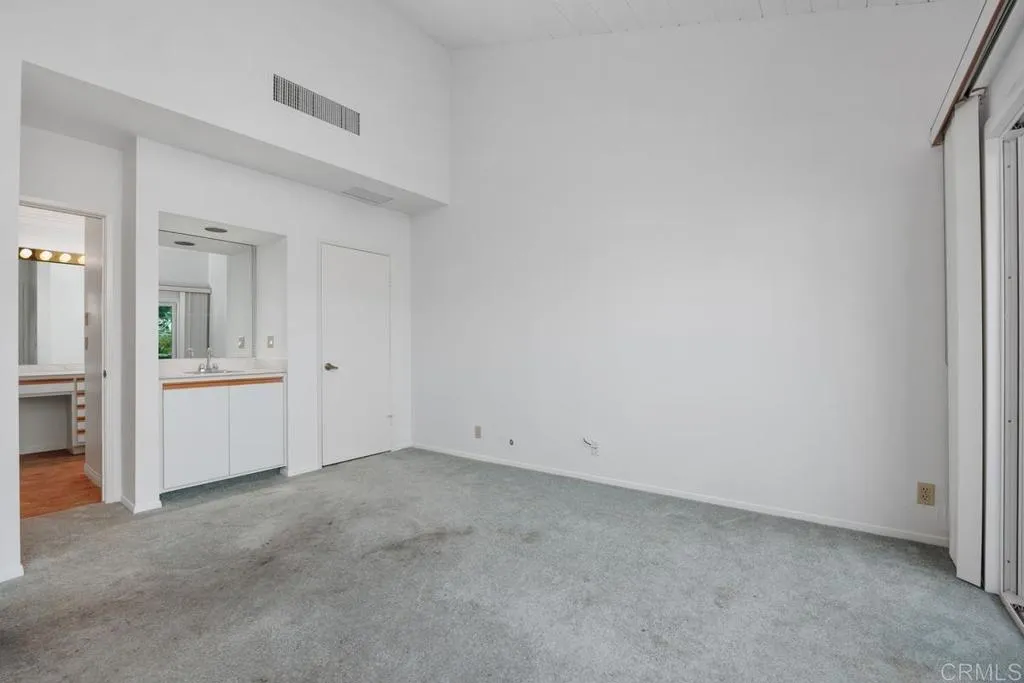 https://cdn.realtyfeed.com/cdn/127/306618295/d933938b050058f992a24e0d2ae22b69.webp