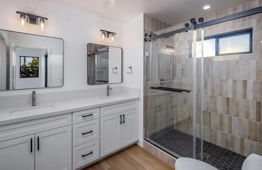 250 Hillcrest Drive, Encinitas, CA, 92024