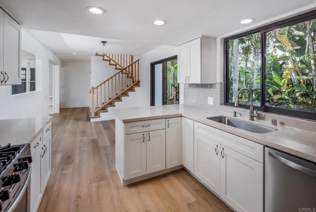 250 Hillcrest Drive, Encinitas, CA, 92024