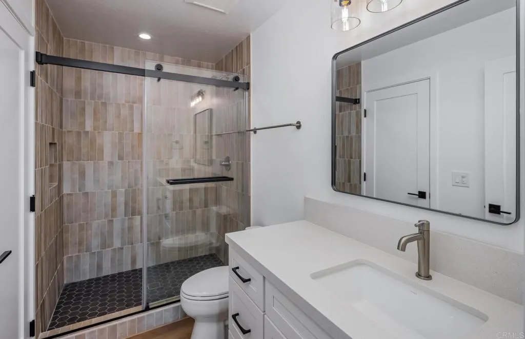 250 Hillcrest Drive, Encinitas, CA, 92024