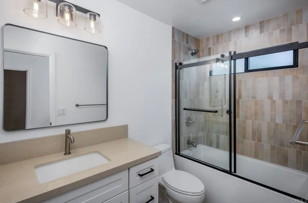 250 Hillcrest Drive, Encinitas, CA, 92024