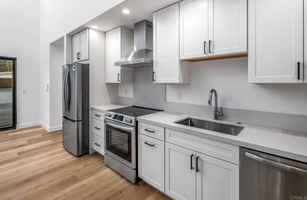 250 Hillcrest Drive, Encinitas, CA, 92024