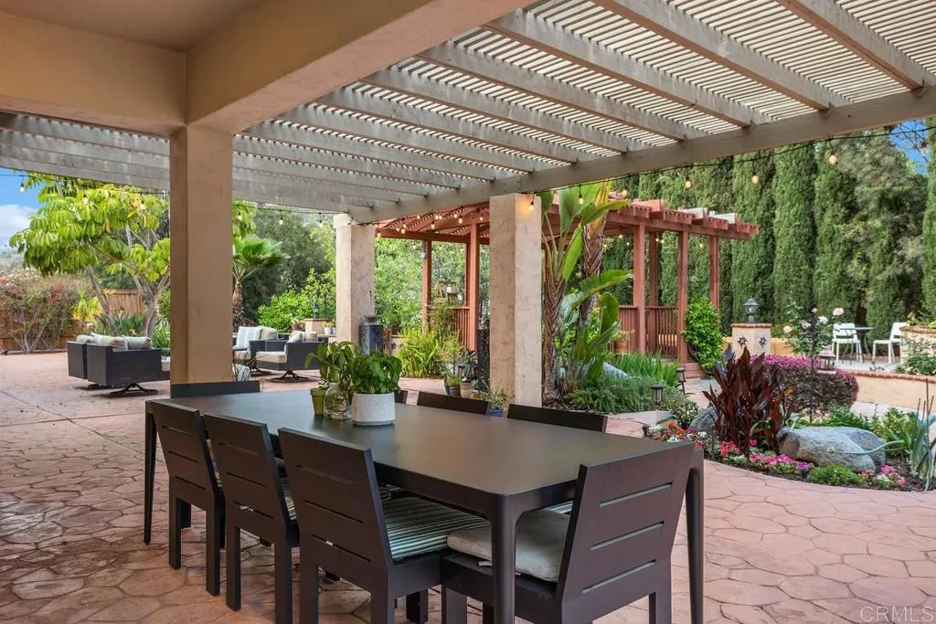 https://cdn.realtyfeed.com/cdn/127/306618373/504b6b803ef88ffe41ef7a06f1a41604.webp