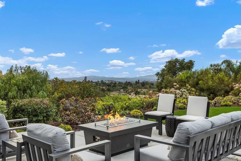 https://cdn.realtyfeed.com/cdn/127/306618373/88e34ae58757a1e3f63347a675393497.webp