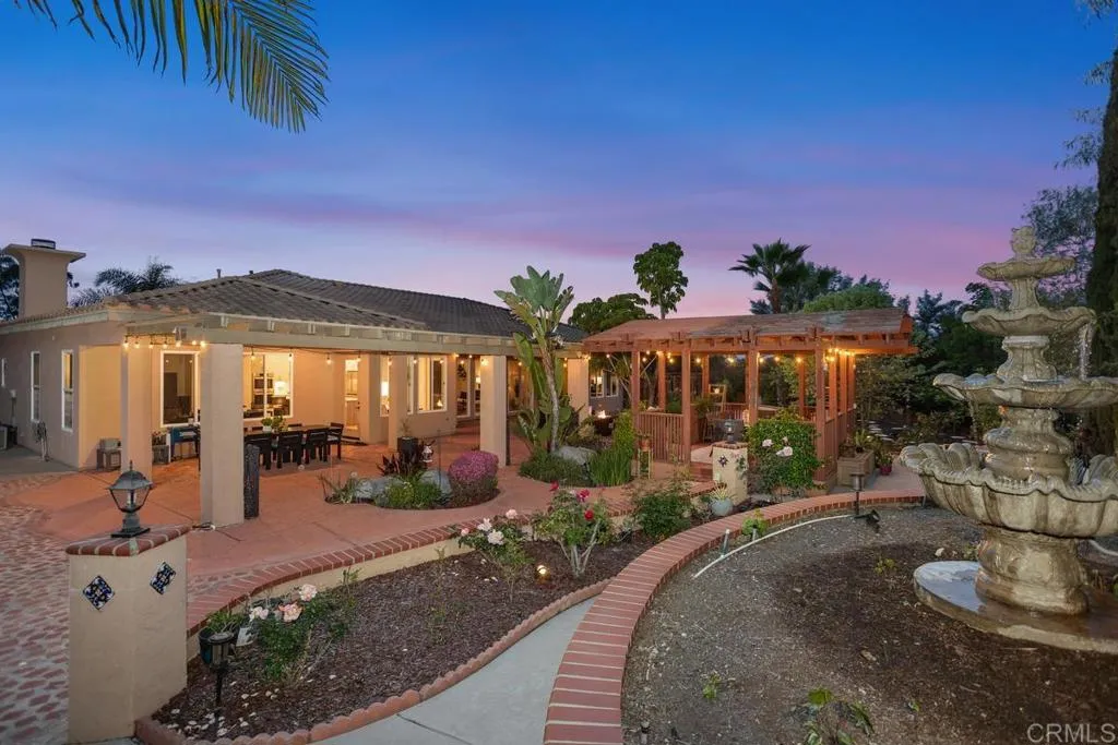 https://cdn.realtyfeed.com/cdn/127/306618373/944d3e34689b78b20ddfae3b86ad9e1d.webp