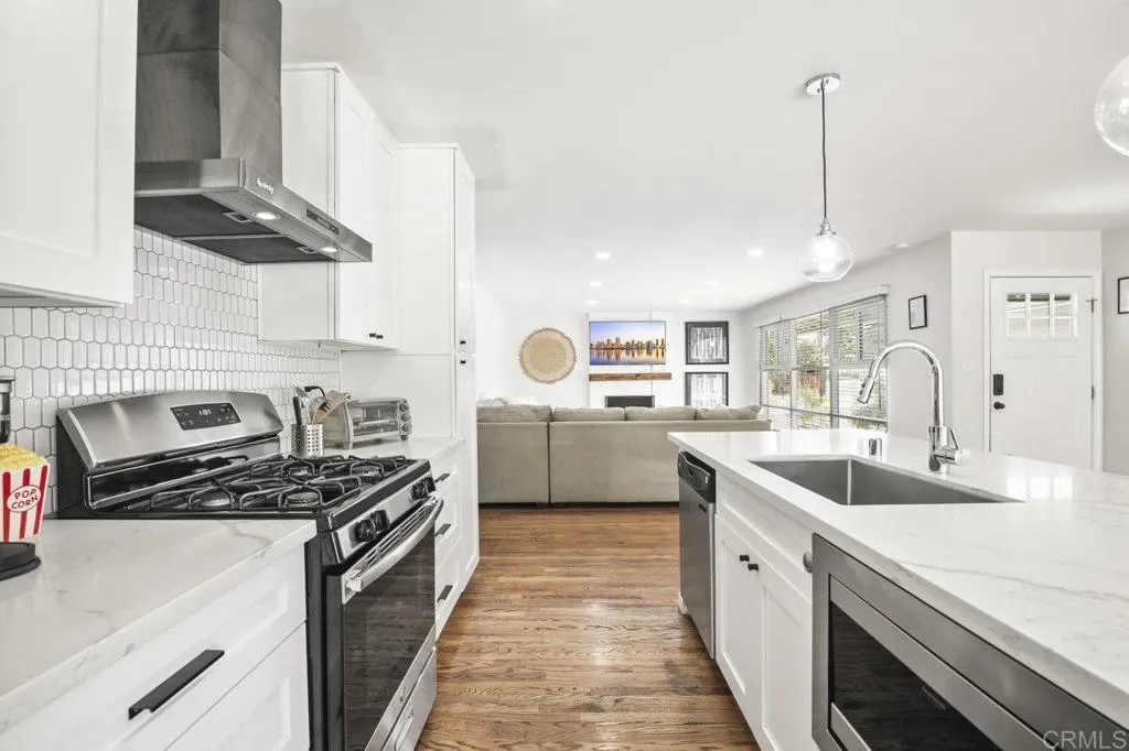https://cdn.realtyfeed.com/cdn/127/306618410/59ad8732323a6da62da667ede339a879.webp