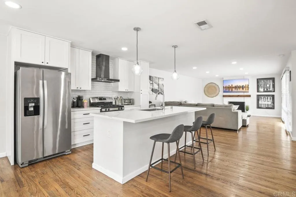 https://cdn.realtyfeed.com/cdn/127/306618410/797c32d13618c1d6b3d8c5eb1a94e135.webp