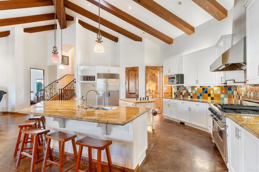 https://cdn.realtyfeed.com/cdn/127/306618411/3df17907f5c9329ad628cc49c50c1fb1.webp