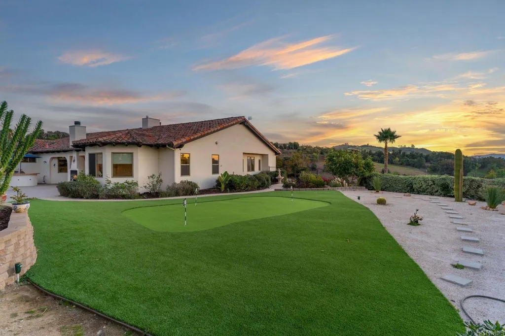 https://cdn.realtyfeed.com/cdn/127/306618411/44365ee1885729555440cd5dfca704cf.webp