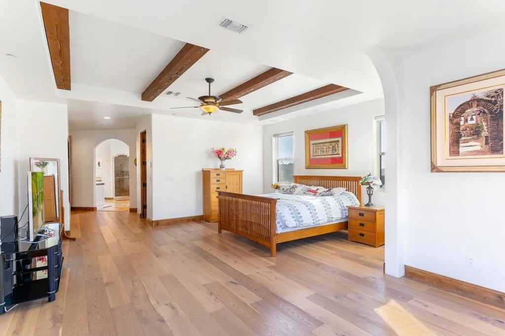https://cdn.realtyfeed.com/cdn/127/306618411/90634d042cef22d5942a66818cf9d3c6.webp