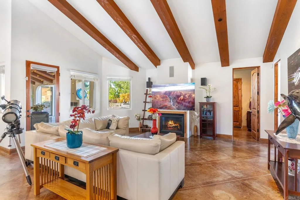 https://cdn.realtyfeed.com/cdn/127/306618411/a384718cf868b18137d5324cd386e630.webp