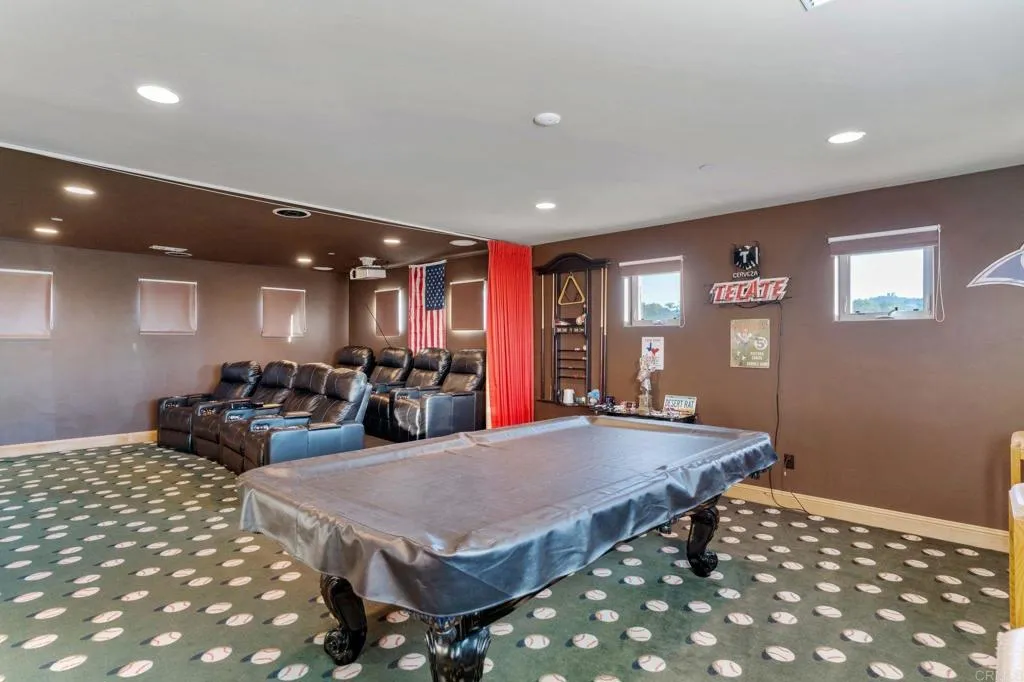 https://cdn.realtyfeed.com/cdn/127/306618411/da6dc6f481794f033a1b2f914a654f25.webp