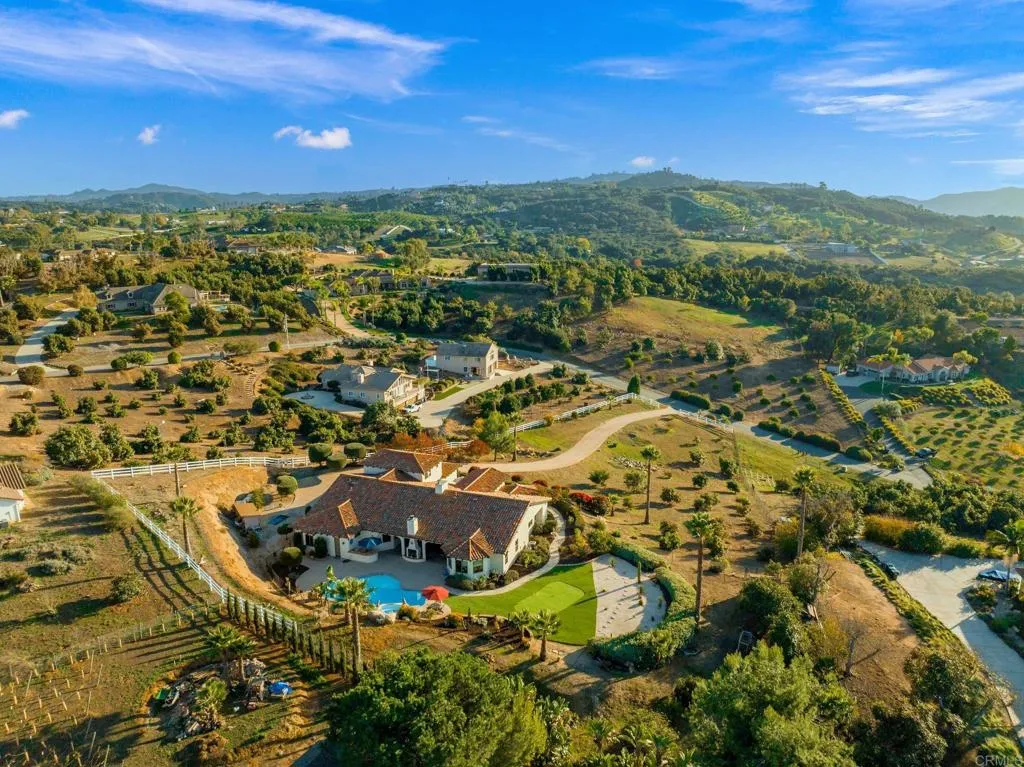 https://cdn.realtyfeed.com/cdn/127/306618411/e5c9a1014bfc34df66ec73b954b55579.webp