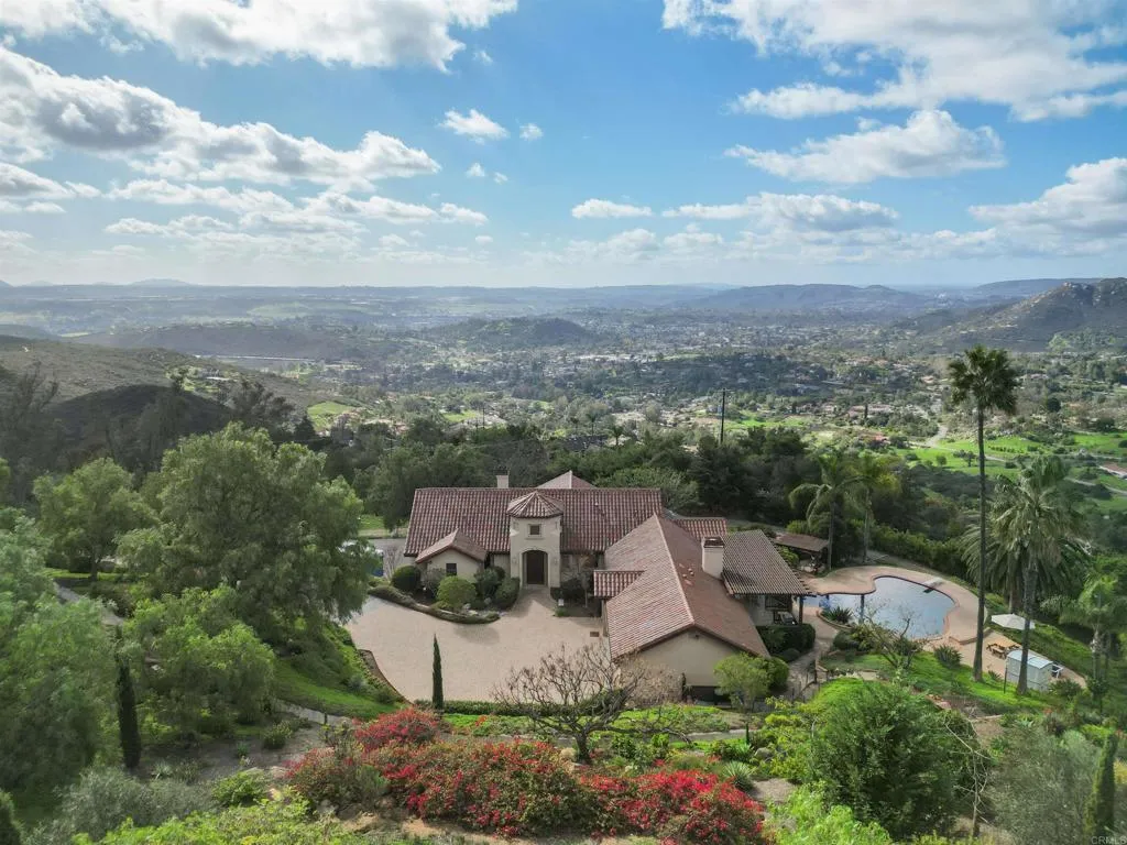 https://cdn.realtyfeed.com/cdn/127/306618440/33632a47b974742380ed375b48e709d7.webp
