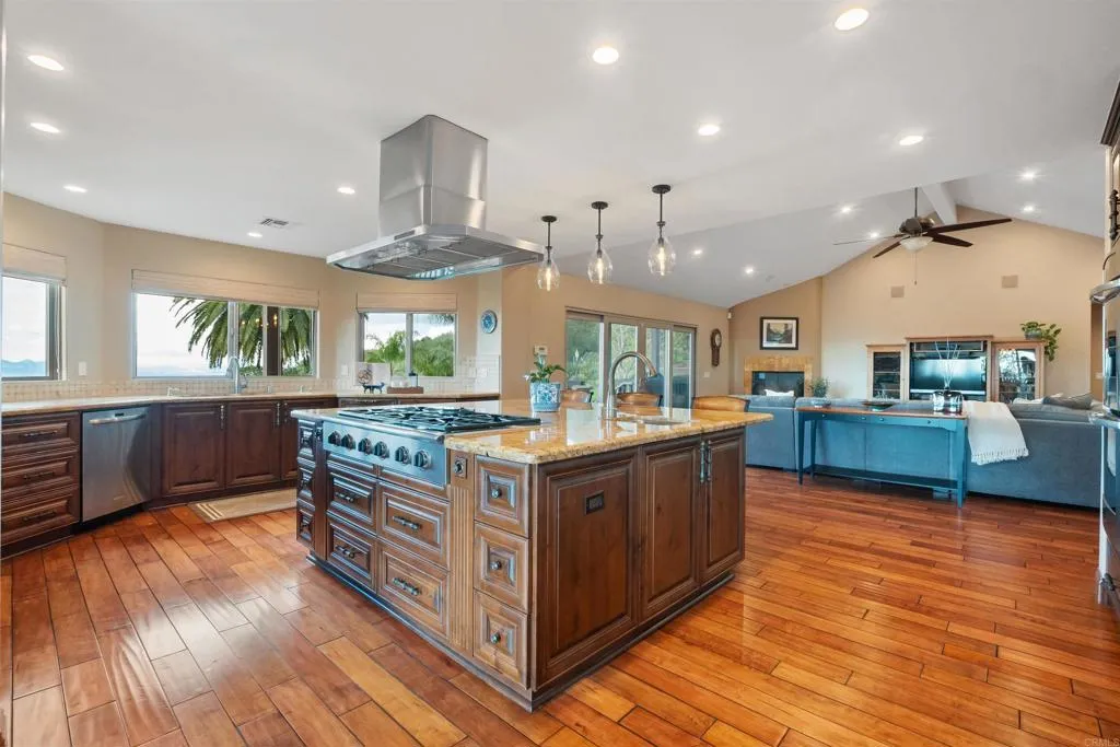 https://cdn.realtyfeed.com/cdn/127/306618440/602430c1803f95e22587c57600056939.webp