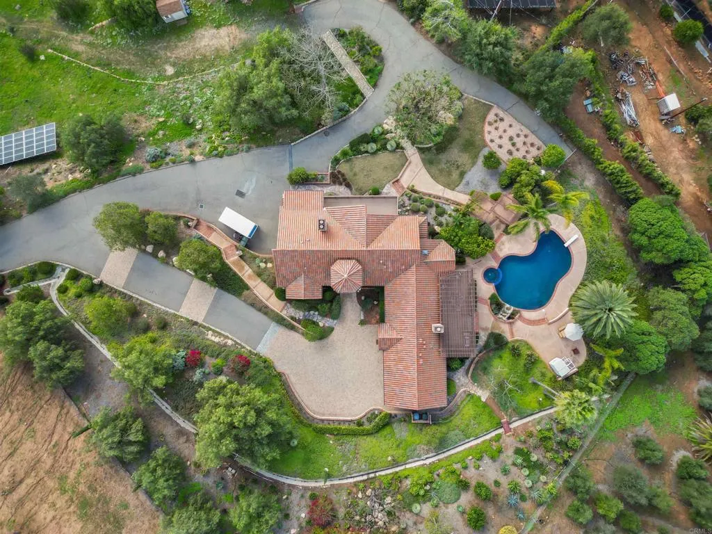 https://cdn.realtyfeed.com/cdn/127/306618440/6a223f258a94f2e4637a86417b3ec649.webp