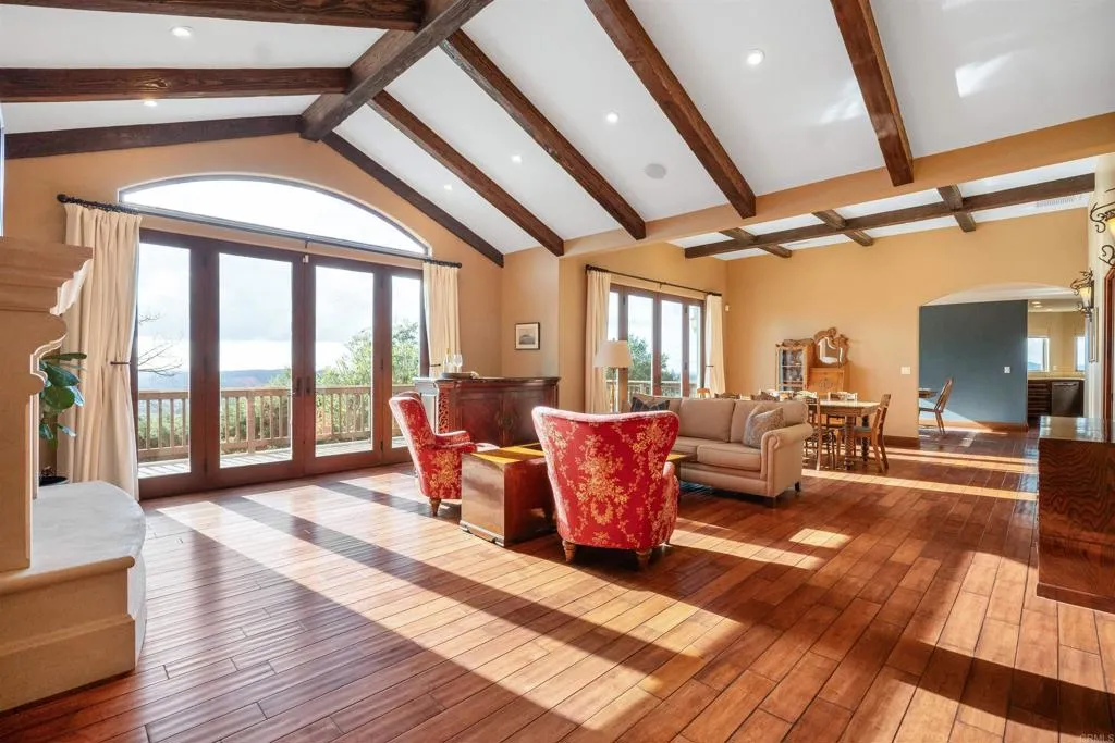 https://cdn.realtyfeed.com/cdn/127/306618440/921b466031b1dd873353f9de4871df8a.webp