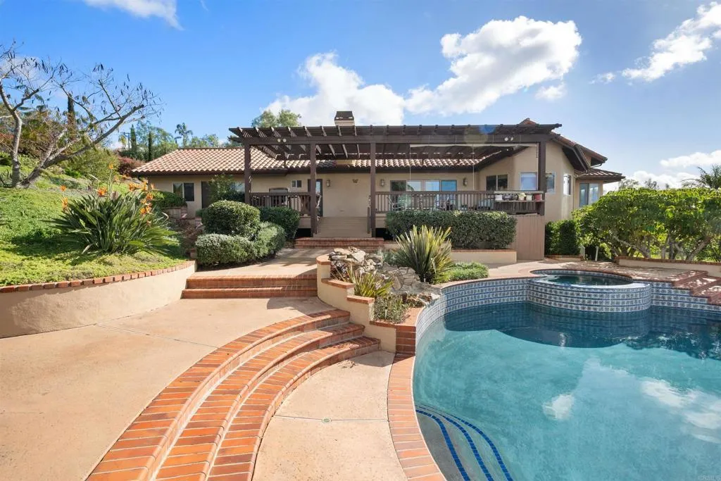 https://cdn.realtyfeed.com/cdn/127/306618440/9329a080f23903308600650b40049f4d.webp