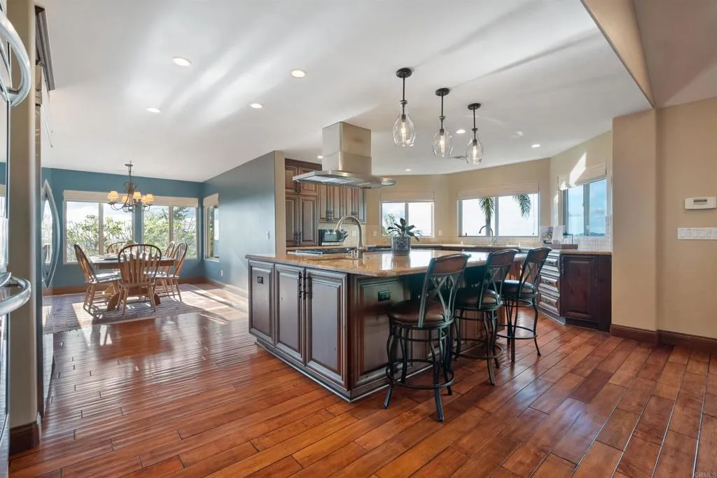 https://cdn.realtyfeed.com/cdn/127/306618440/b9d9a31973afcd567d6517c89fa2910d.webp