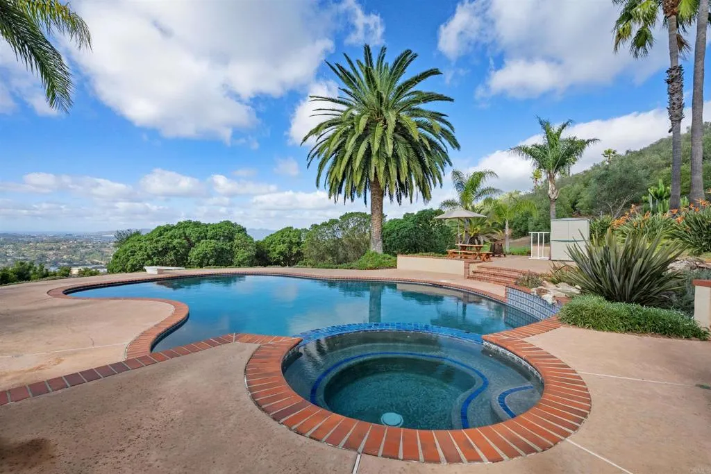 https://cdn.realtyfeed.com/cdn/127/306618440/c54b969661bb07e61f86bfbcb0d0f62b.webp