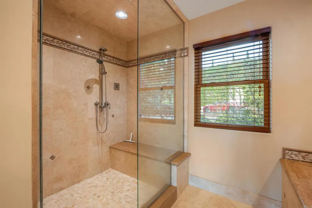 https://cdn.realtyfeed.com/cdn/127/306618440/f5db7b74ef61eb492c3118f626306d42.webp