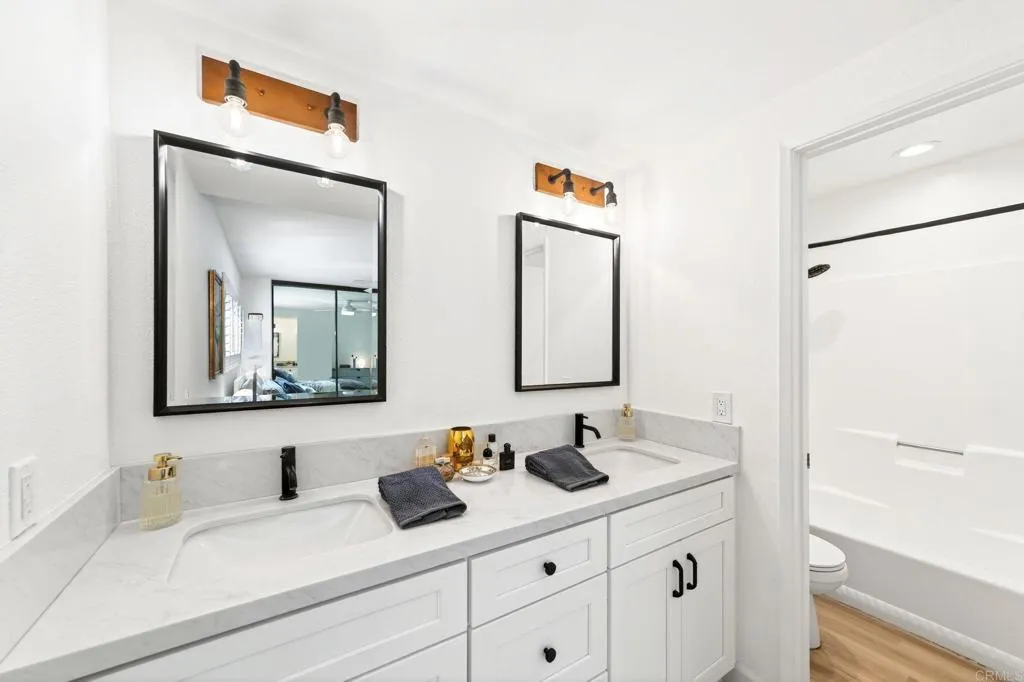 https://cdn.realtyfeed.com/cdn/127/306618471/01bed512410448b6d99dd8db9978310a.webp