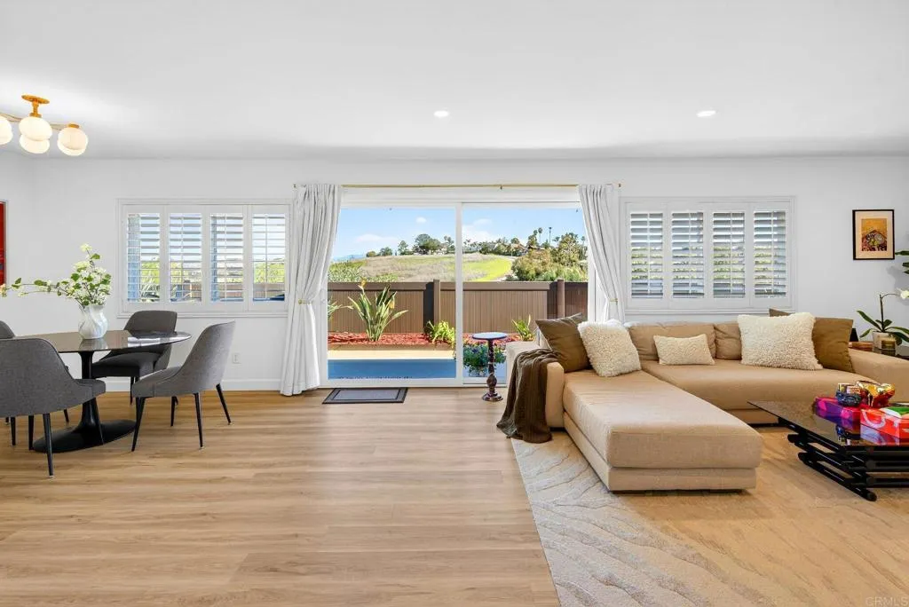 https://cdn.realtyfeed.com/cdn/127/306618471/1dae1c9e6b59560f2c05c25ee3939adc.webp