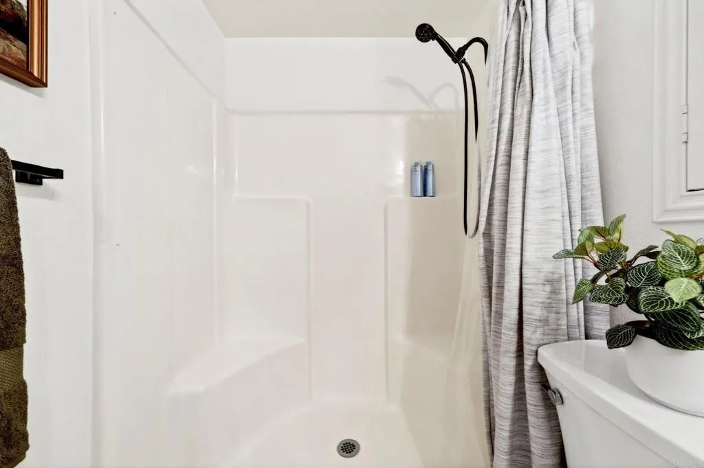 https://cdn.realtyfeed.com/cdn/127/306618471/814a89b49ce87fb8761658046072e346.webp