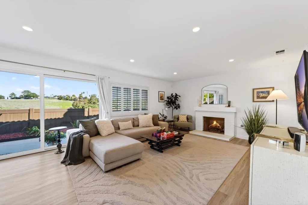 https://cdn.realtyfeed.com/cdn/127/306618471/ebd919467ce515b7a1162d35580936fe.webp