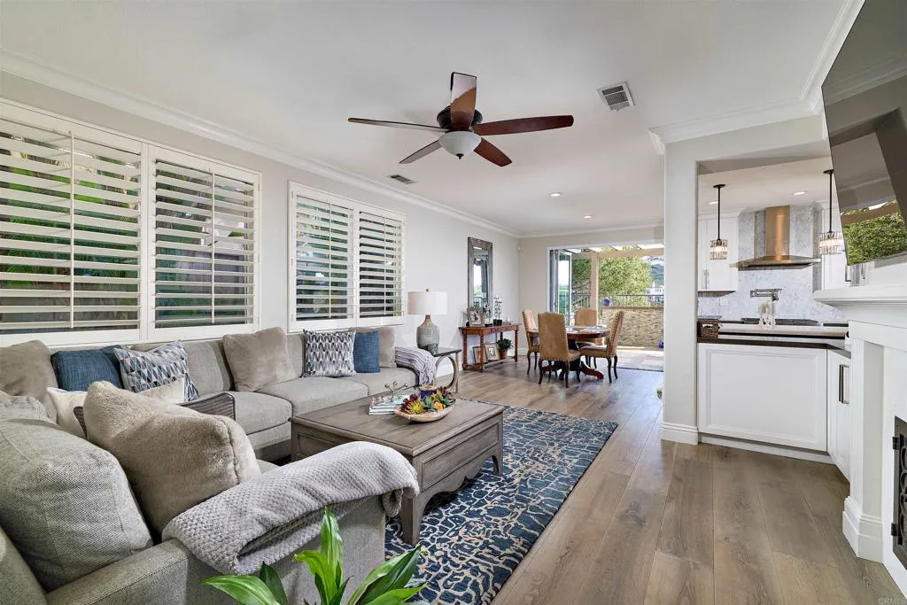 https://cdn.realtyfeed.com/cdn/127/306618479/913bebf7573b7edaaf24774237ab4c2f.webp